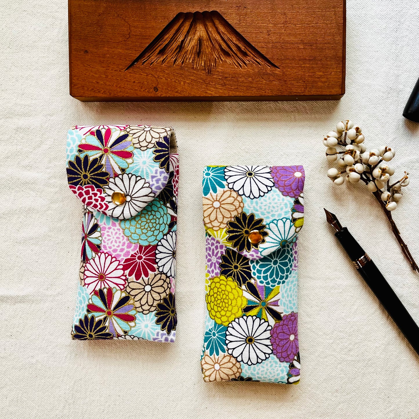 Kyoku Haku Dahlia 2 Pen Case